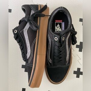 Vans X Hockey Skate Old Skool
Skateboards Black